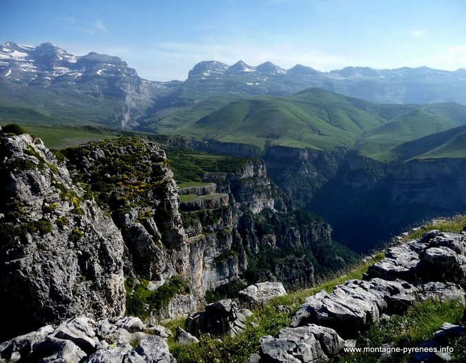 Vues sur le massif du Monte Perdido vu depuis le Mondoto