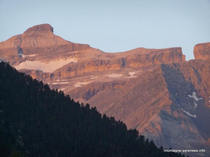 Casque et brèche de Rolland - cirque de Gavarnie - Pyrénées