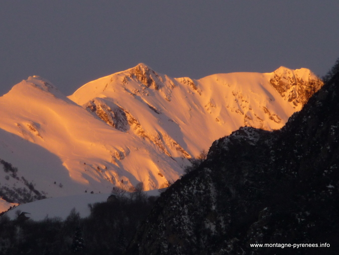 lever de soleil sur les crêtes de Saint-Lary vers Espiaube