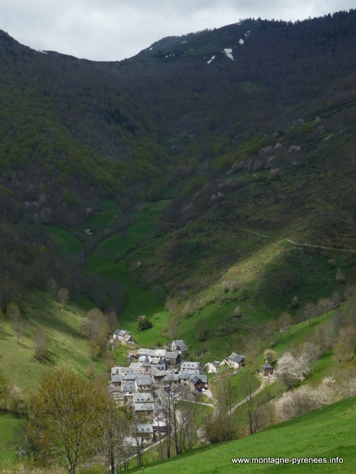 Village d'Aspin au pied du col d'Aspin