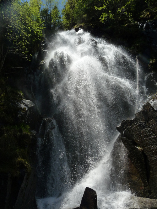 cascade en vallée de Couplan - Haute vallée d''Aure Pyrénées
