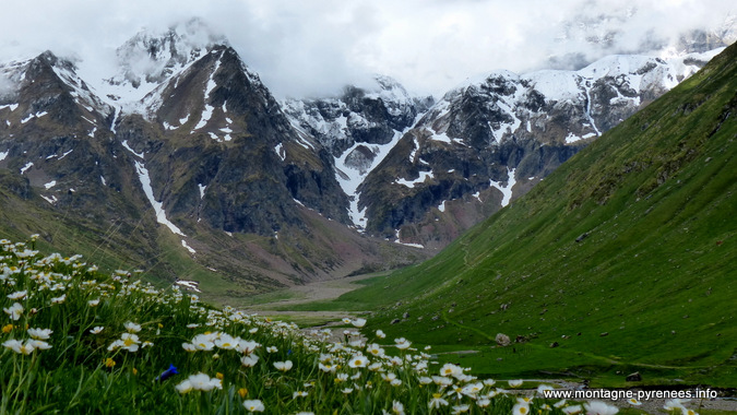 vallée de la Gela qui permet d'accèder à Barroude - Pyrénées