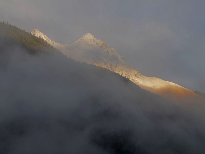 Pic de l'Arbizon entre neige et brouillard