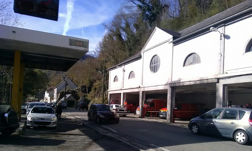 Caserne de pompiers d'Arreau en bordure de la RD 929