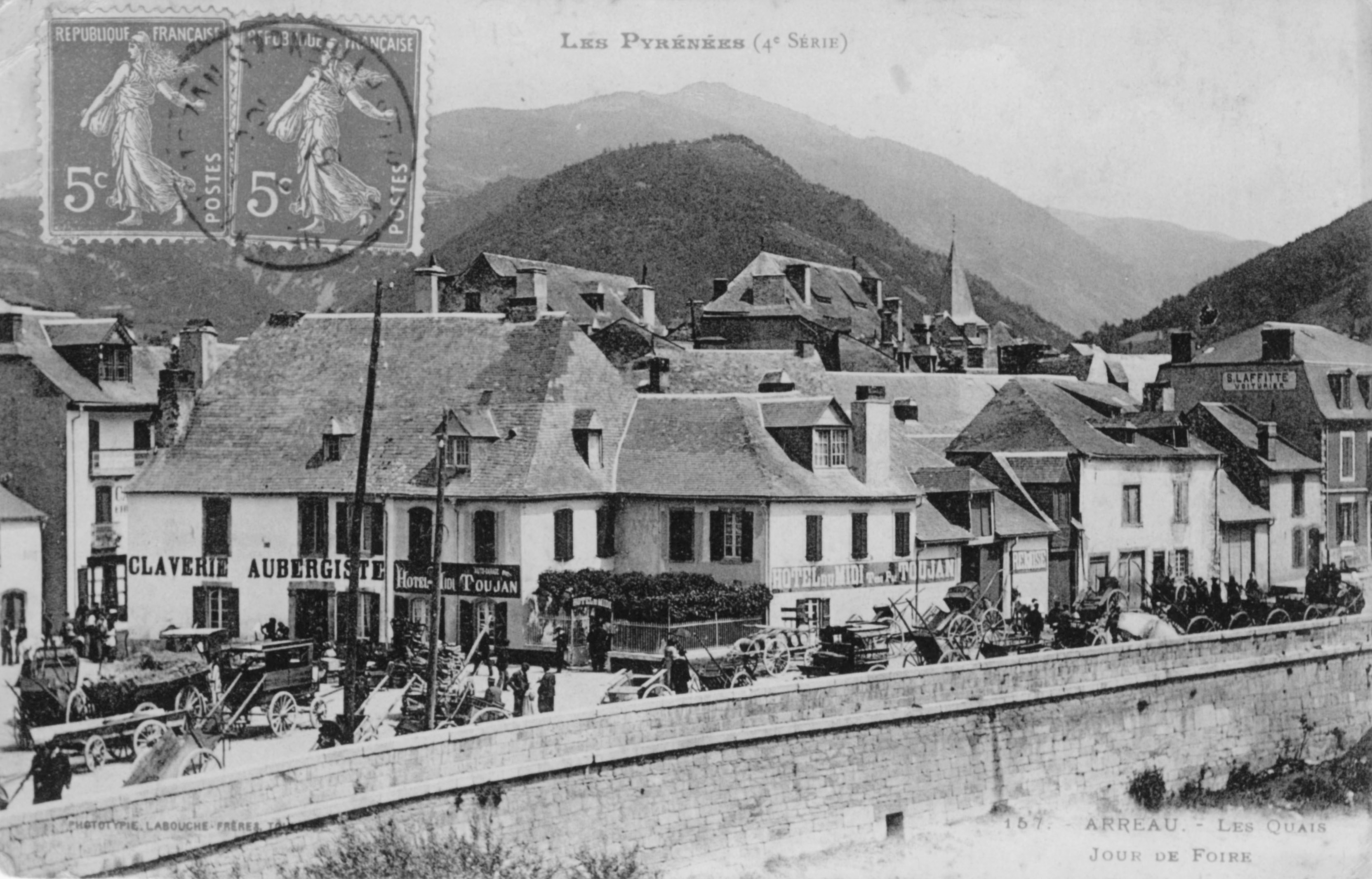 arreau-place-monument8